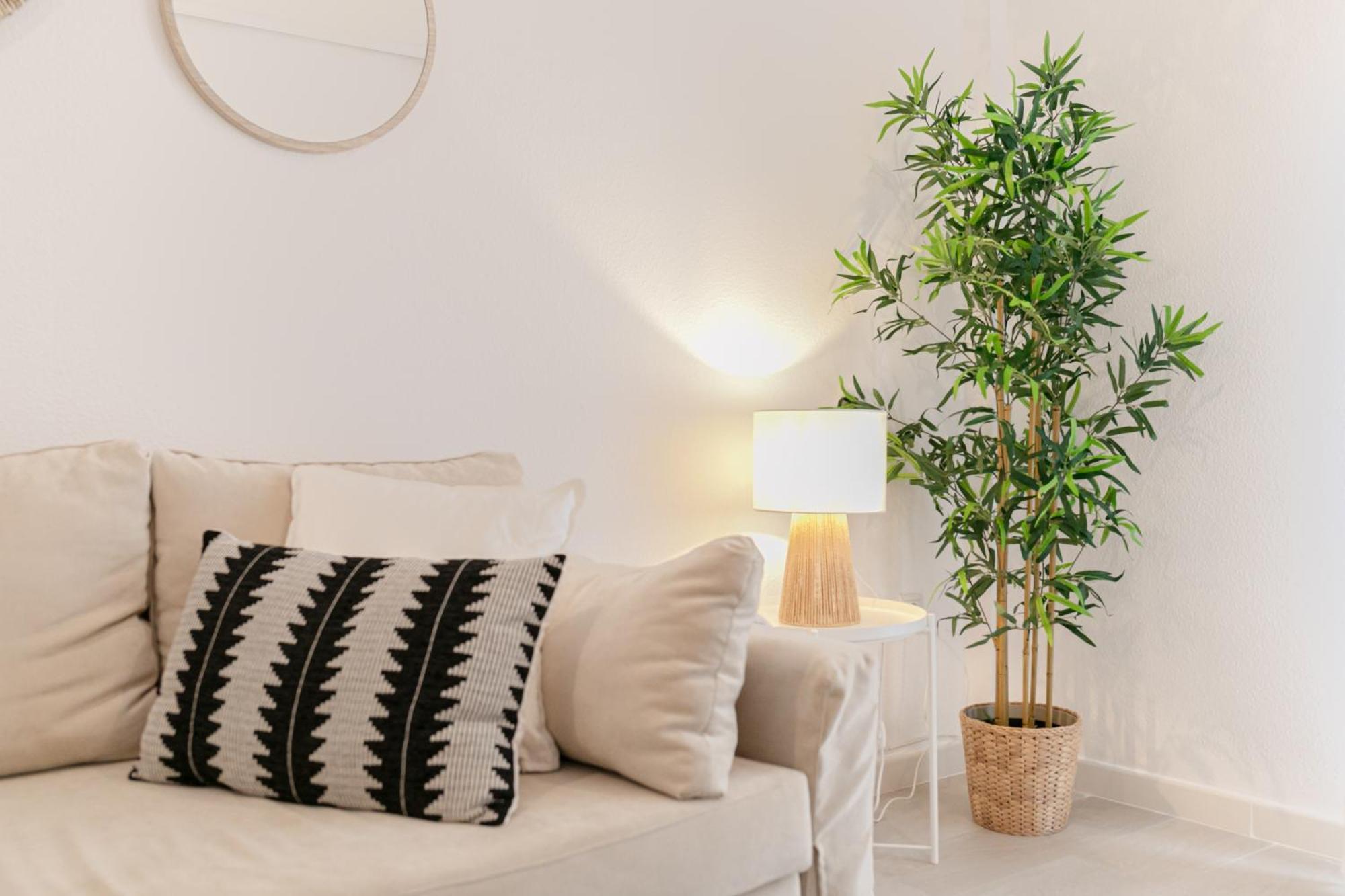 Isg Apartments Becquer Free Parking Inside The Building Sevilha Exterior foto