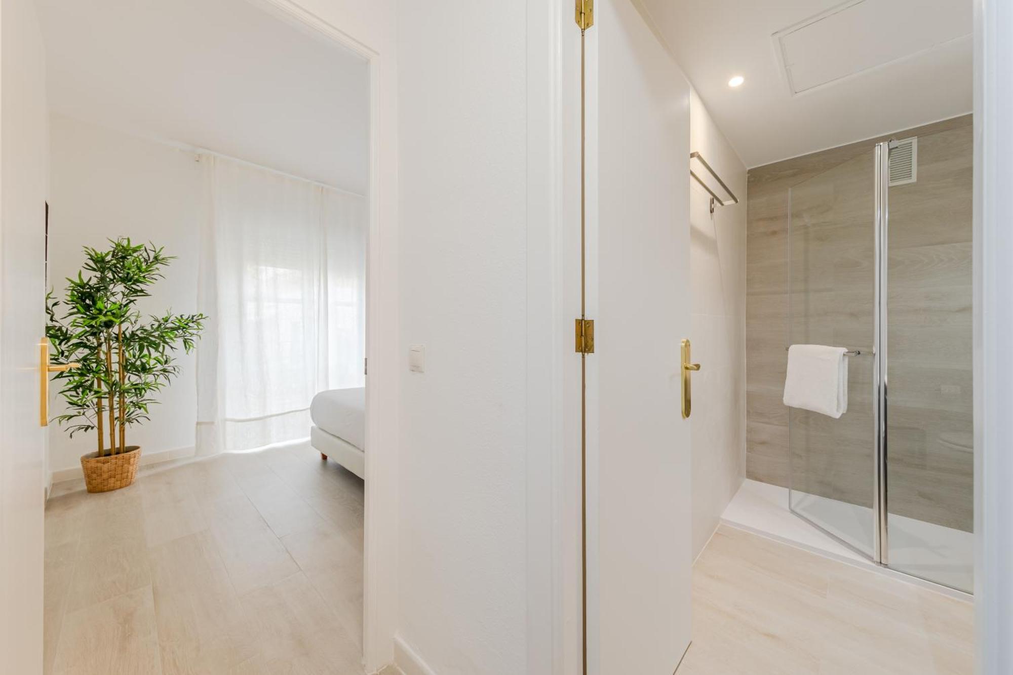 Isg Apartments Becquer Free Parking Inside The Building Sevilha Exterior foto