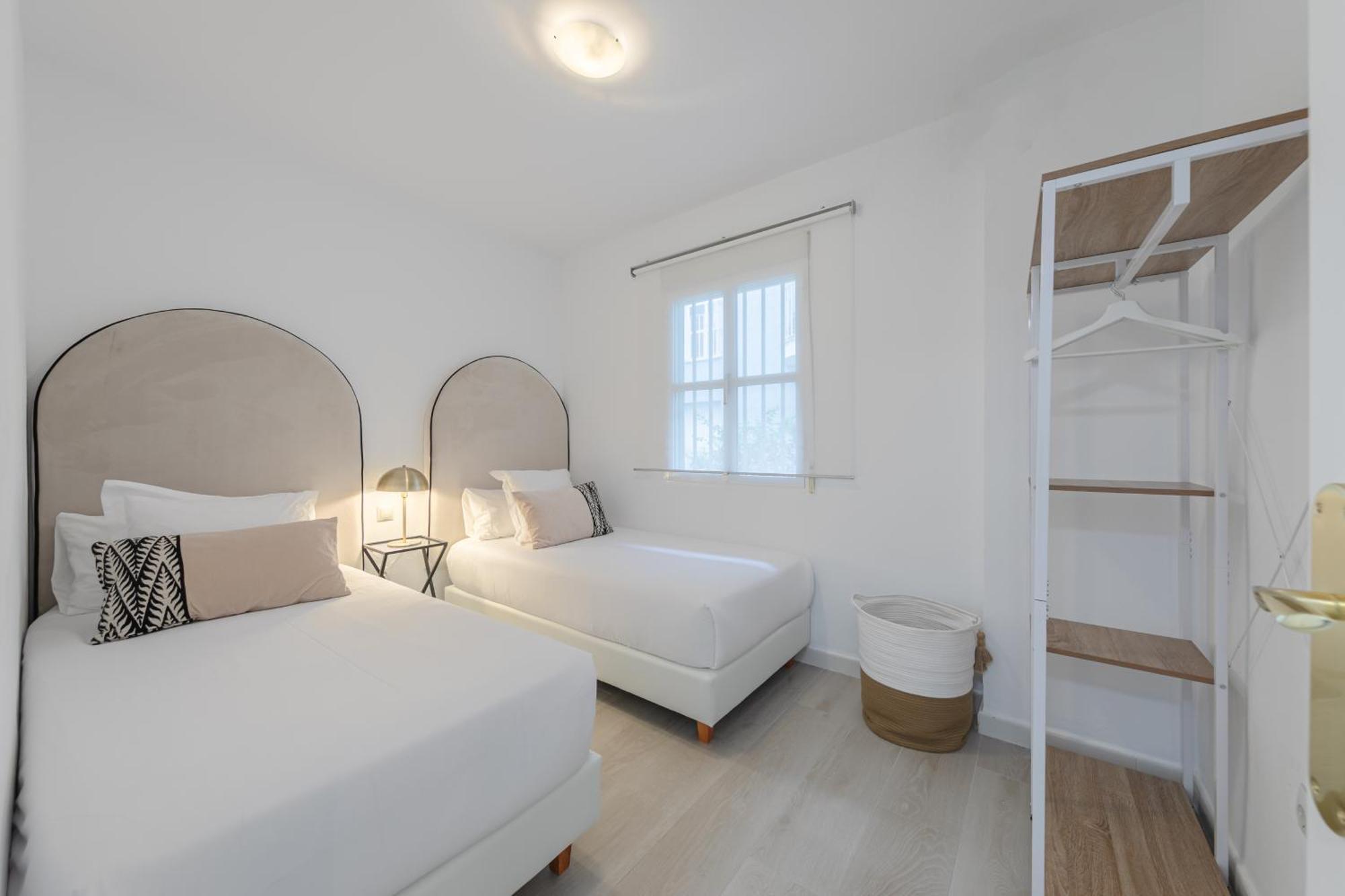 Isg Apartments Becquer Free Parking Inside The Building Sevilha Exterior foto